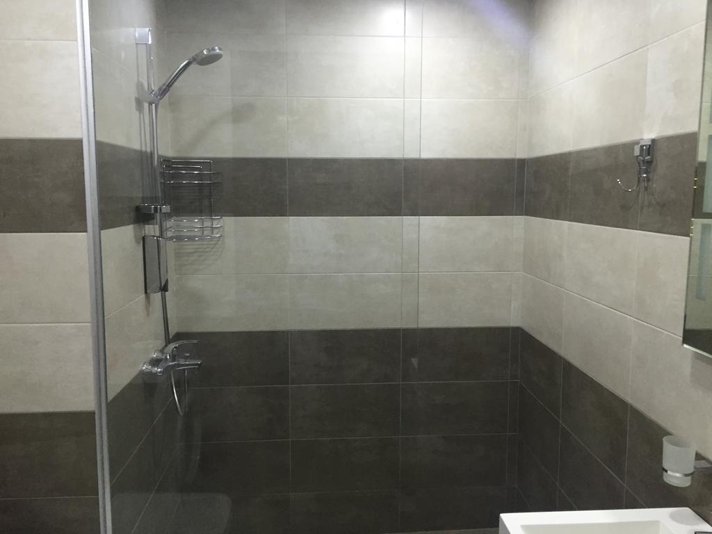 Sea Towers 2 Room Apartment Batumi Esterno foto