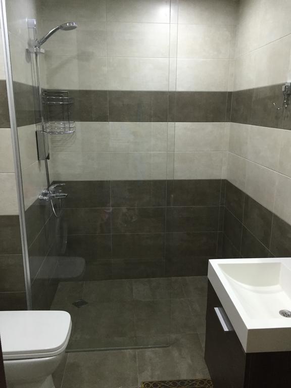 Sea Towers 2 Room Apartment Batumi Esterno foto